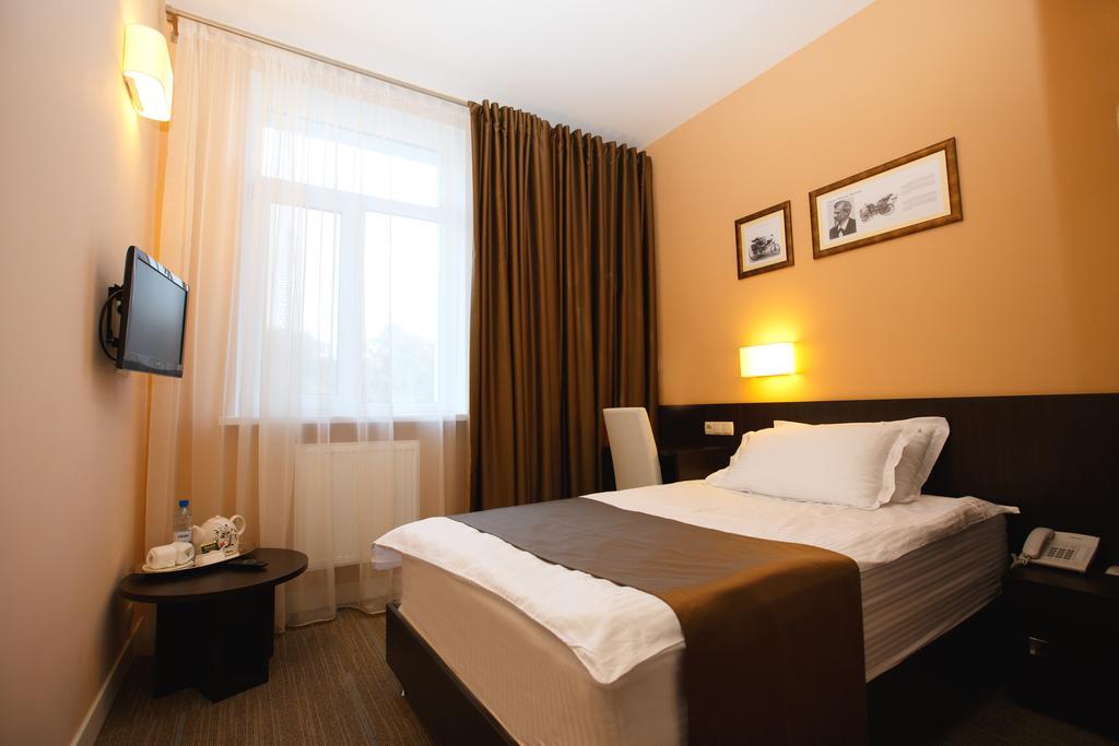 Schiller Hotel Kamjanske Værelse billede