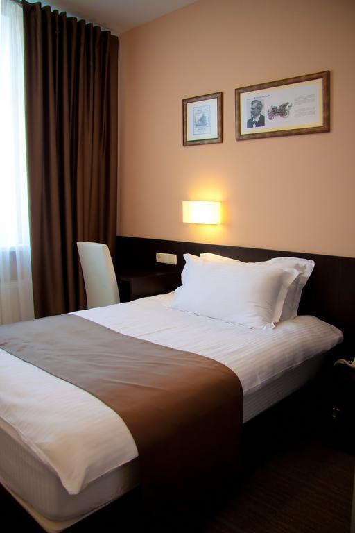 Schiller Hotel Kamjanske Værelse billede